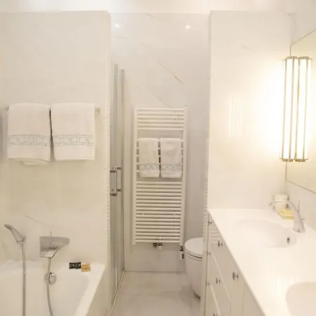 Luxurious Trocadero & Eiffel Tower * Parijs